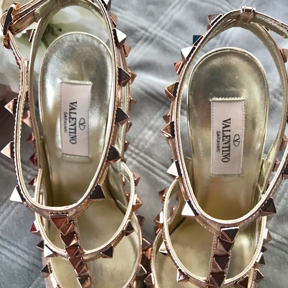 Valentino Rockstud Pumps - Picture 12 of 16